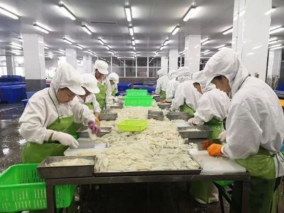 蒜香牛蛙、紫菜蝦滑…國家級粵菜師傅助力冠海水產預制菜研發,讓"潮"味飄香全球